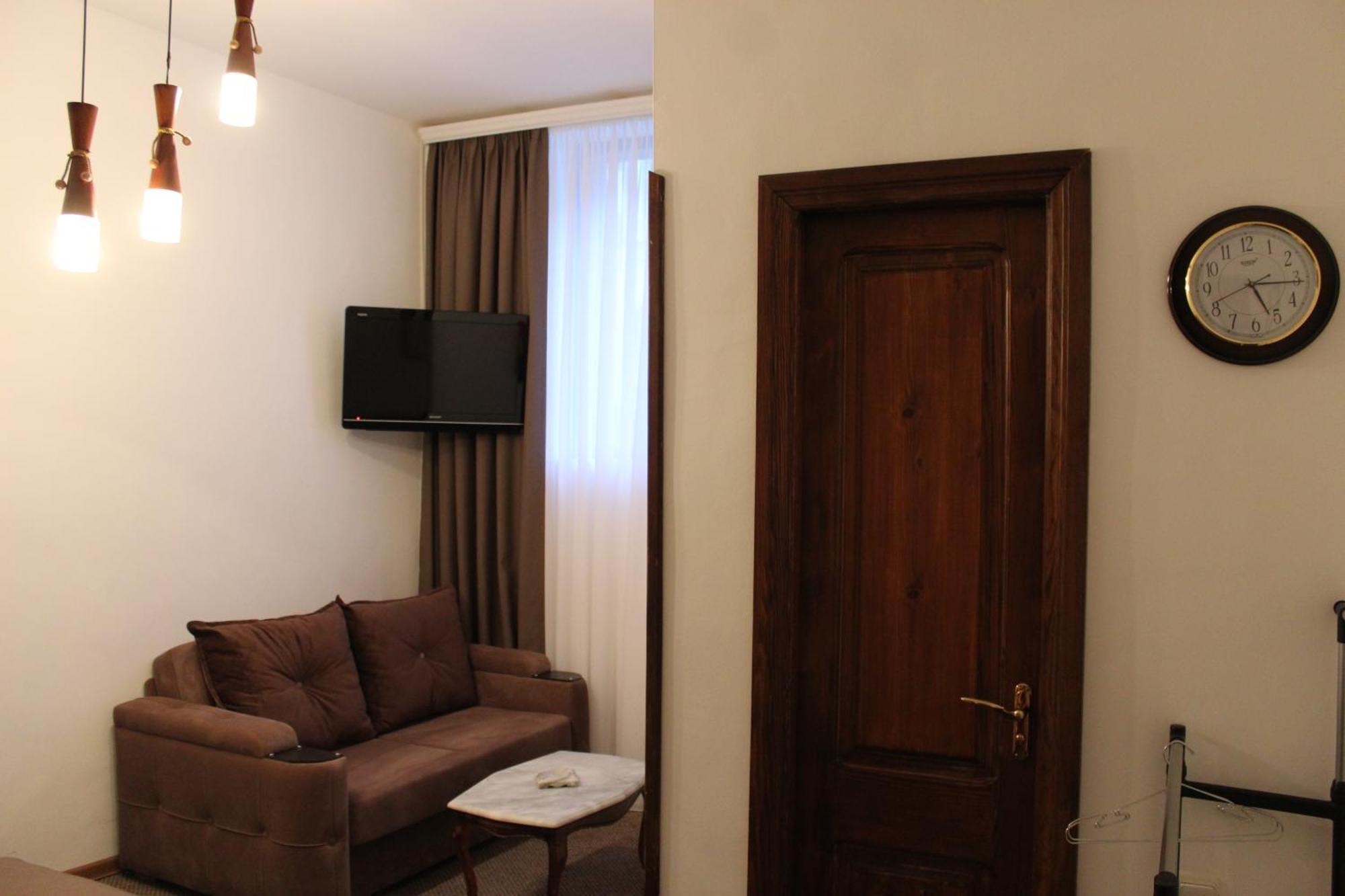 Hotel Diplomat Tbilisi Exterior foto